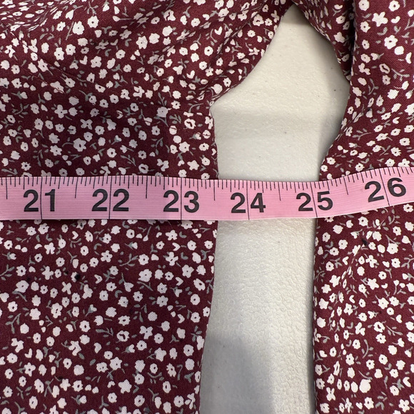 L.L. Bean Button Up Shirt Womens Size XL Red Floral Wrinkle Free Cotton - Picture 6 of 7